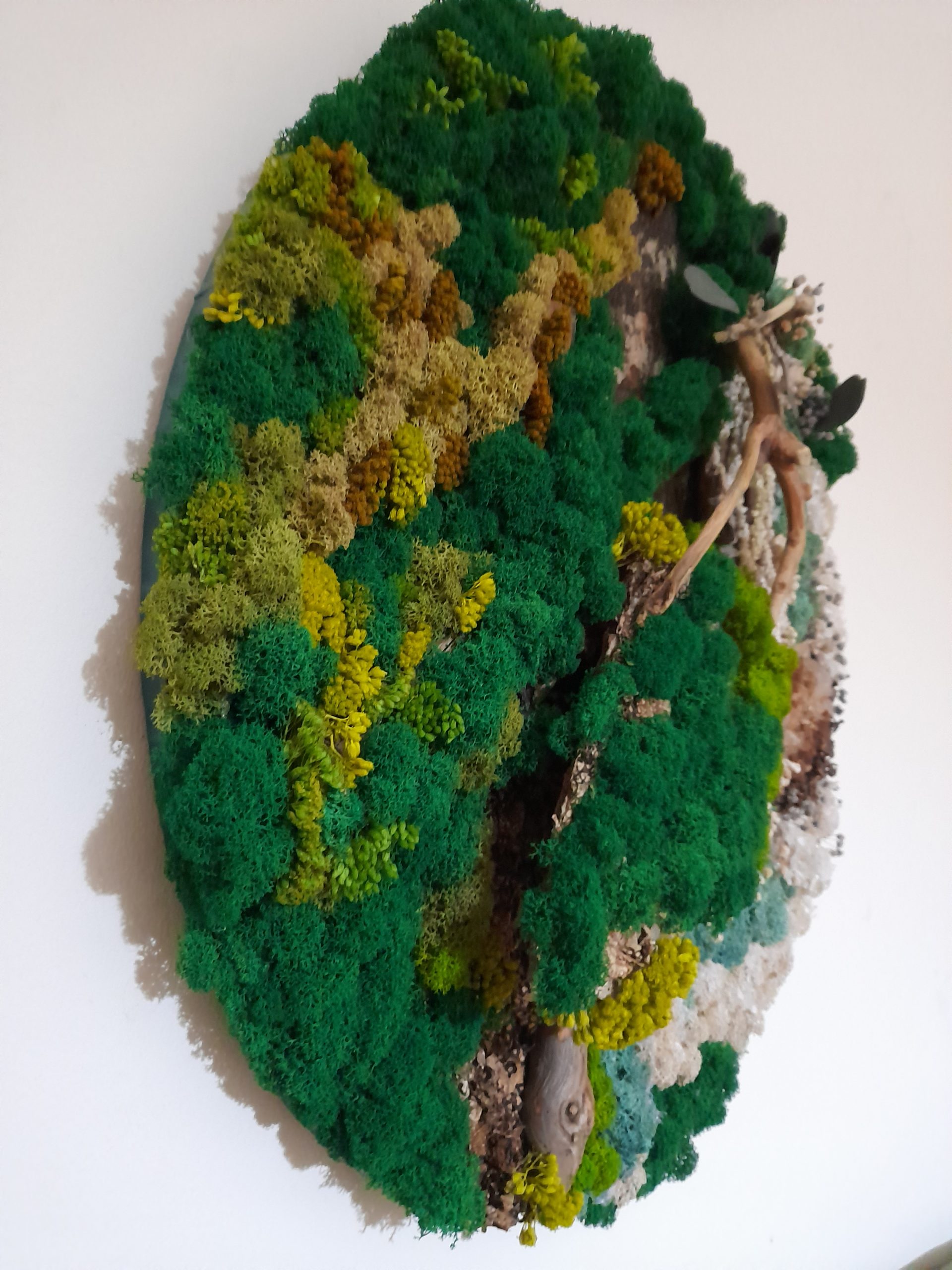 Sfârșit de toamnă, în pădure/Tablou oval, cu licheni și cristale de cuarț, 40X50 cm - imagine 2