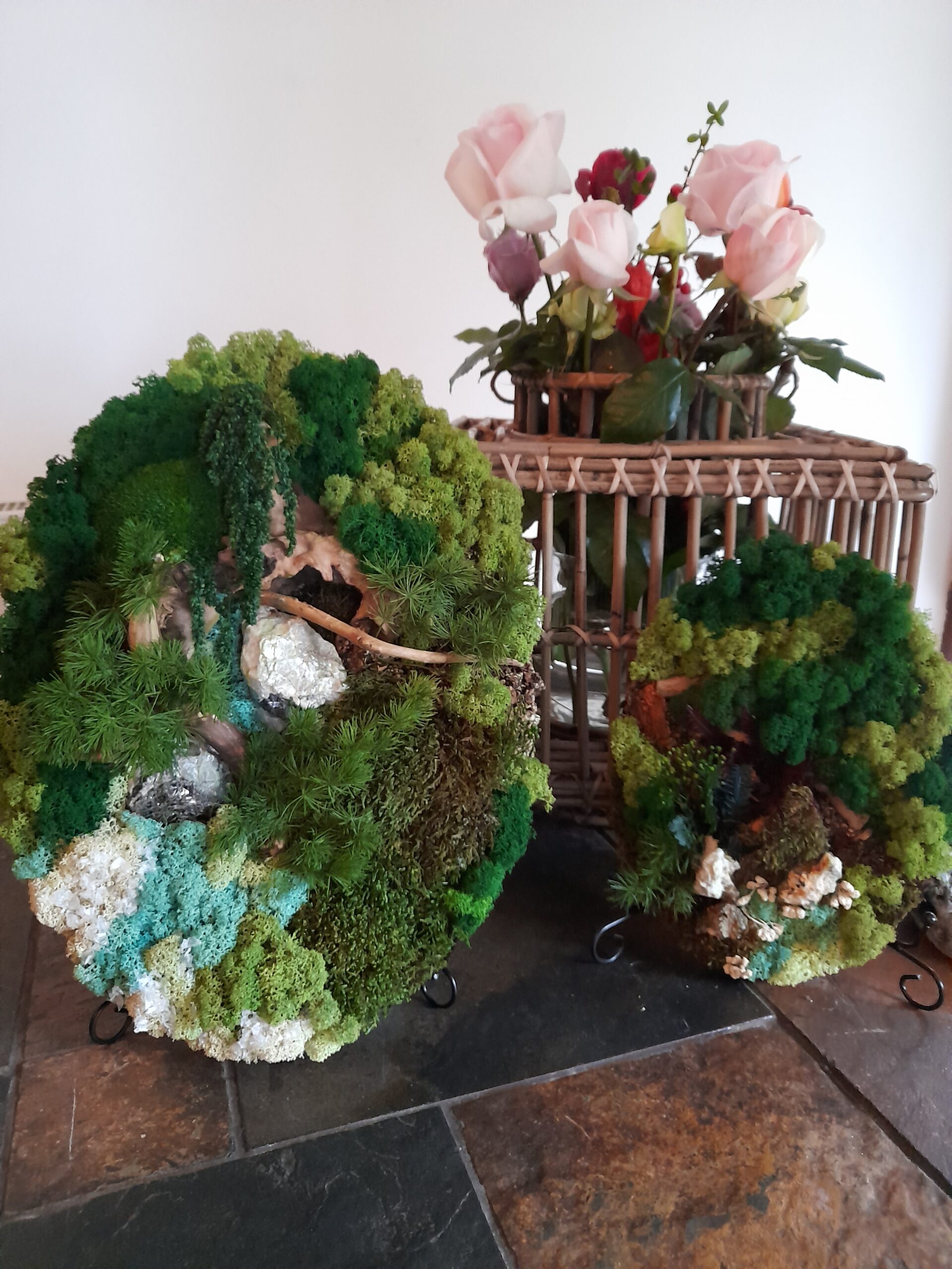 Început de iarnă/Tablou oval cu mușchi, licheni, plante stabilizate și cristale de mică, 30X40 cm - imagine 3