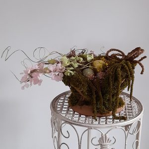 Decorațiune de Paște, cu mușchi plat și flori naturale stabilizate,40x21x15cm