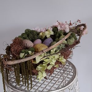 Decorațiune de Paște, cu licheni și flori naturale stabilizate, 48x25x18cm