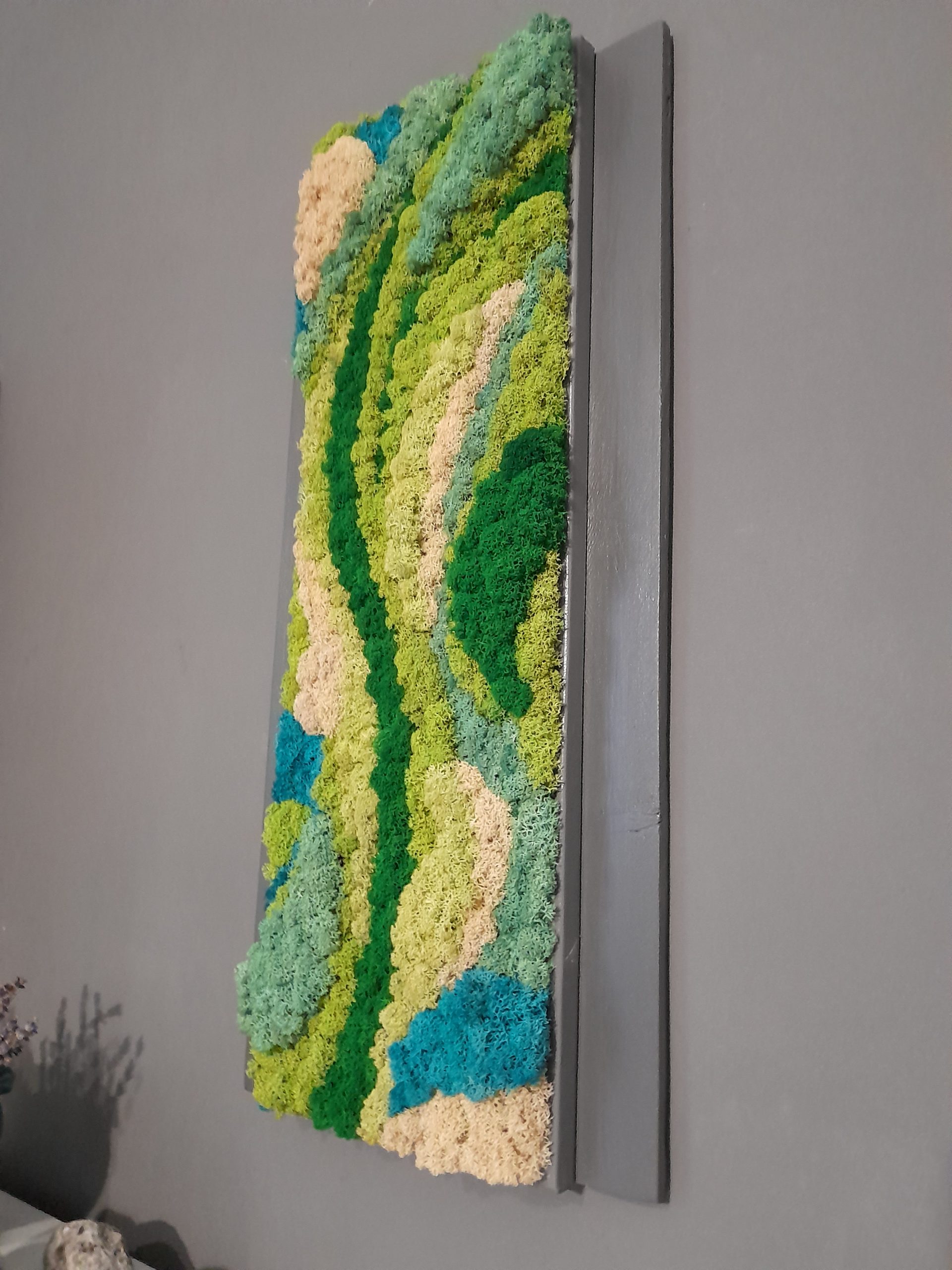 Tablou abstract, 3D, cu licheni naturali stabilizați, în tonuri degrade: azur intens, verde alpin, verde smarald, pana la alb natural - imagine 3