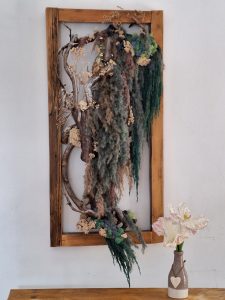 "Cascadă înghețată"-Tablou cu licheni și pampas-44x88 cm