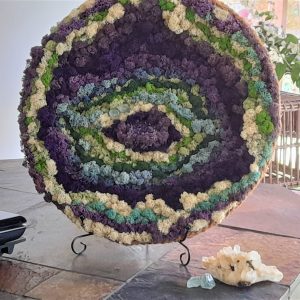 Tablou rotund cu licheni stabilizați "Geodă cu cristale de ametist, fluorină și apatit"-40 cm